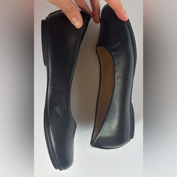 Naturalizer Maxwell Black Leather Round Toe Flats - Picture 5 of 12